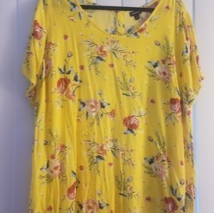 Torrid size 3. EUC. Worn 2x. Short sleeved floral blouse.